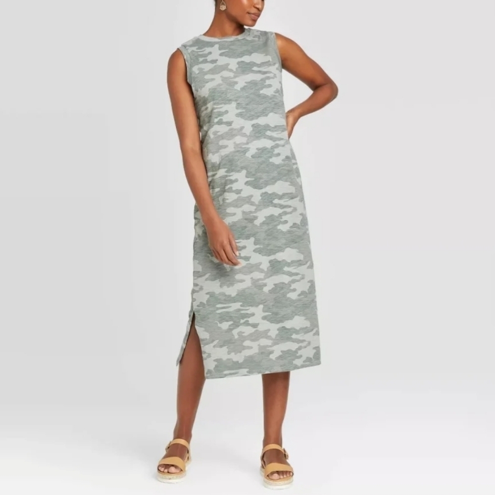 Universal Thread Green Camouflage sleeveless dress